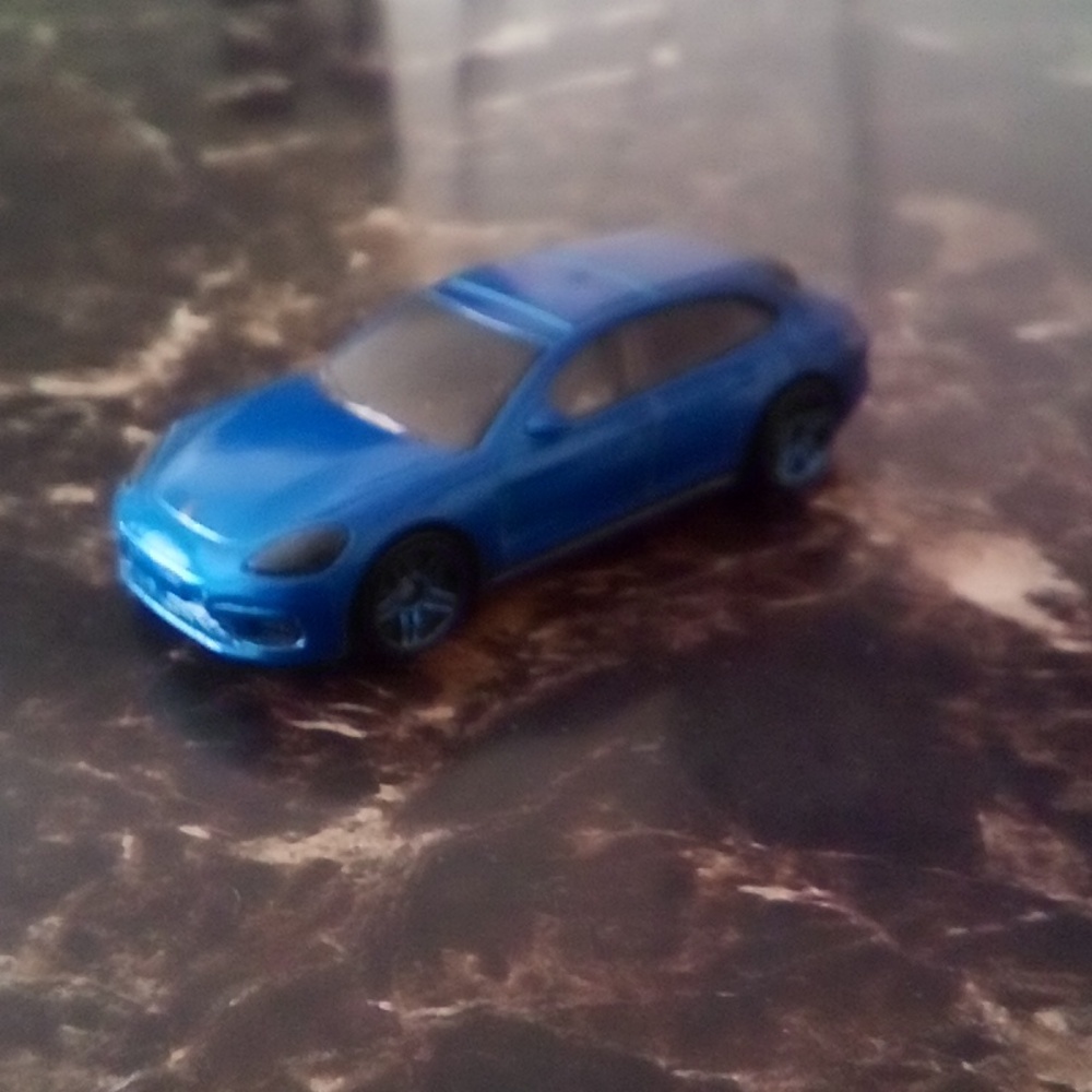Hot wheels Porsche panamera turbo-s